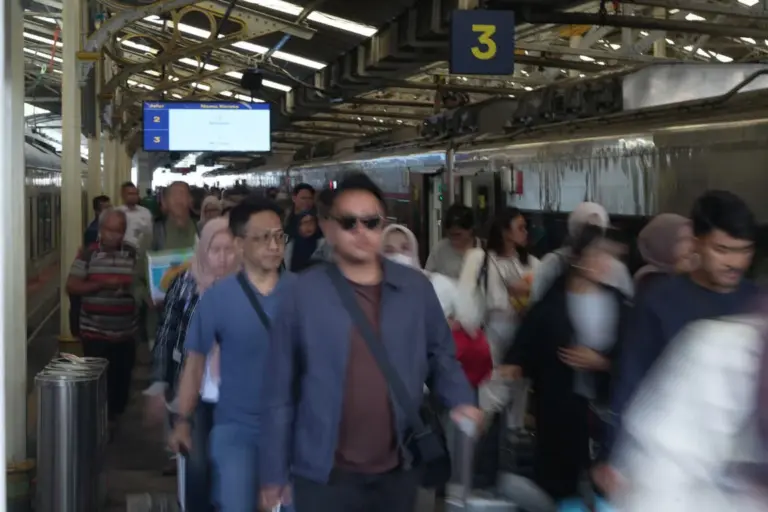 KAI Daop 2 Bandung Layani Hampir 75ribu Pelanggan Selama Libur Panjang May Day, Okupansi KA Capai 107,3
