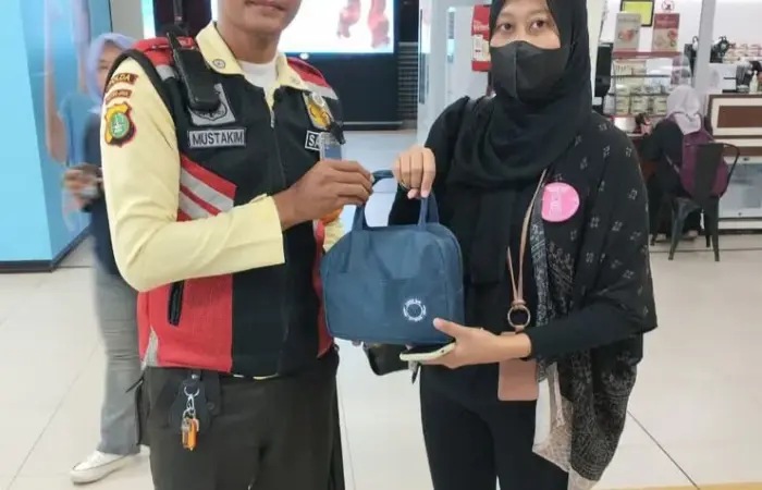 Mobilitas Tinggi Picu Kelalaian, Puluhan Barang Tertinggal Setiap Hari di LRT Jabodebek