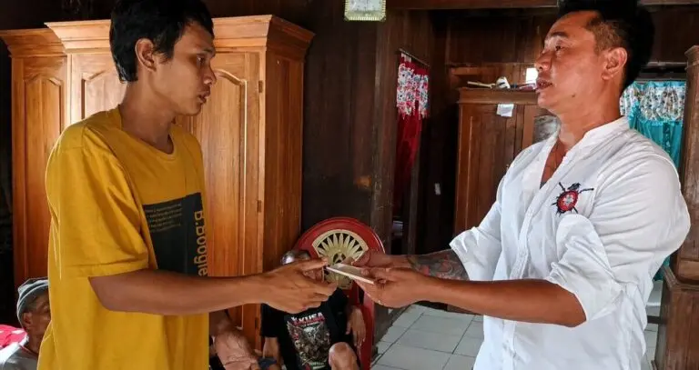 Yakusa Pati Bantu Biaya Berobat Anak Korban Luka Bakar di Jaken