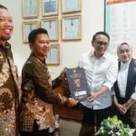 Ambil Rapor Anak di SMPN 3 Pati, Plt Bupati Chandra Gaungkan Gerakan GEMAR