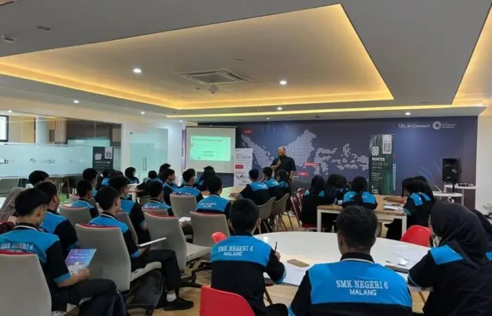 Kunjungan Industri SMKN 6 Malang di Telkom AI Center Mendorong Pemahaman Teknologi dan Inovasi di Era Digital