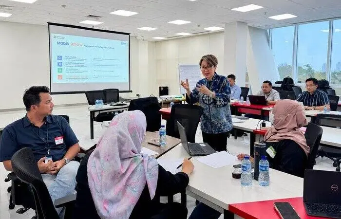 Leaders as Coaches: Membangun Pemimpin Inspiratif untuk Mendorong Kinerja Berkelanjutan di BRI Regional 6