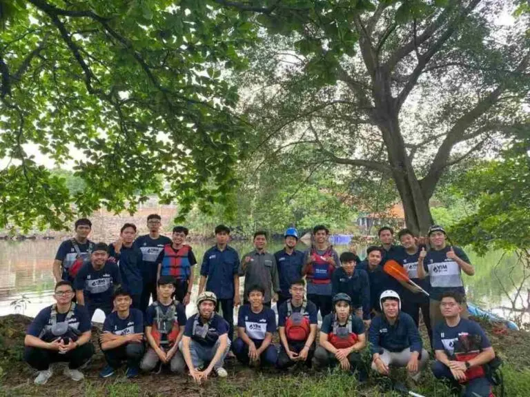 YBM BRI RO Jakarta 1 Bekali Awardee Bright Scholarship Pelatihan Water Rescue