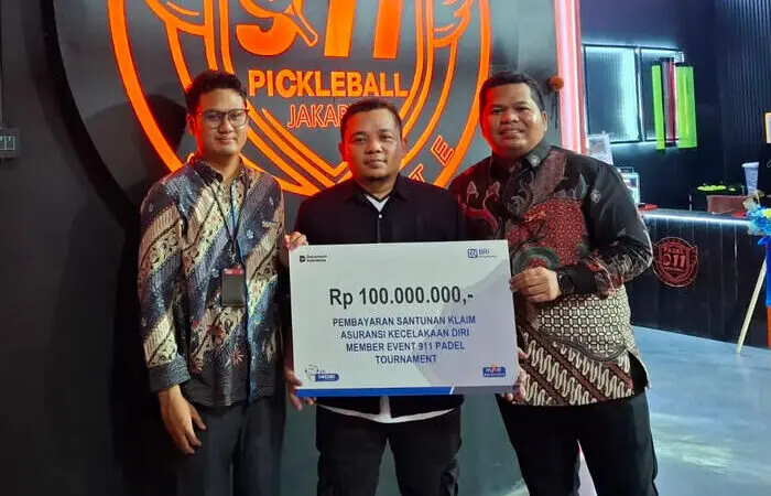BRI Insurance Serahkan Santunan Klaim Personal Accident Senilai Rp100 Juta kepada Ahli Waris Nasabah