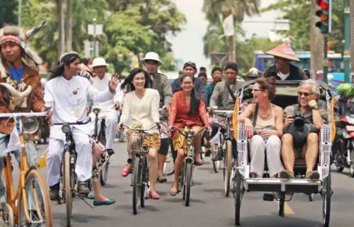 Belajar dari Indonesia: Ketika Sebuah Negeri Mengubah Cara Pandang Hidup