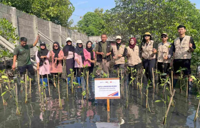 KAI Logistik Lanjutkan Komitmen Keberlanjutan melalui Penanaman 270 Bibit Mangrove