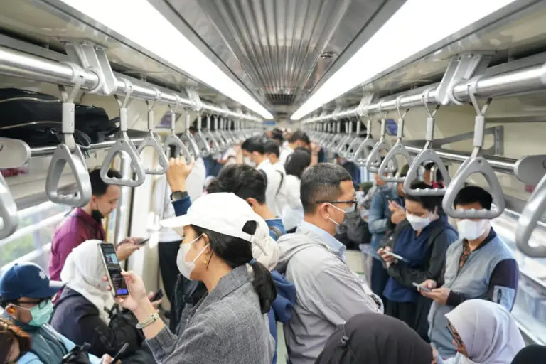 KAI Sesuaikan Jadwal LRT Jabodebek di Pagi Hari, Distribusi Pengguna di Jam Sibuk Lebih Merata