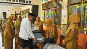 Bupati Faiz Tinjau Langsung SPMB, Pastikan Pendaftaran Berjalan Lancar