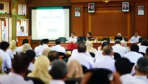 Pemkab Pati Larang Sekolah Jual Pakaian Seragam, Plt Bupati: Jangan Bebani Orang Tua Murid!