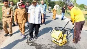 Gubernur Luthfi Targetkan Jalan Cepu-Randublatung Mulus Tanpa Lubang dan Tuntas pada 2026