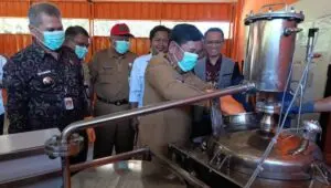 Keren! STABN Raden Wijaya Wonogiri Sulap 5 Kg Sampah Plastik Jadi 5 Liter BBM