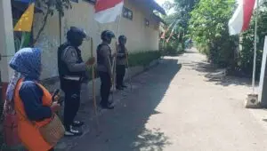 Warga Resah Dilempari Batu, Polisi Evakuasi Pria Diduga Gangguan Jiwa ke RSJD Klaten