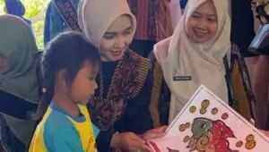 Keren! 150 Anak Jepara Sulap Serbuk Kayu Jadi Motif Ukir