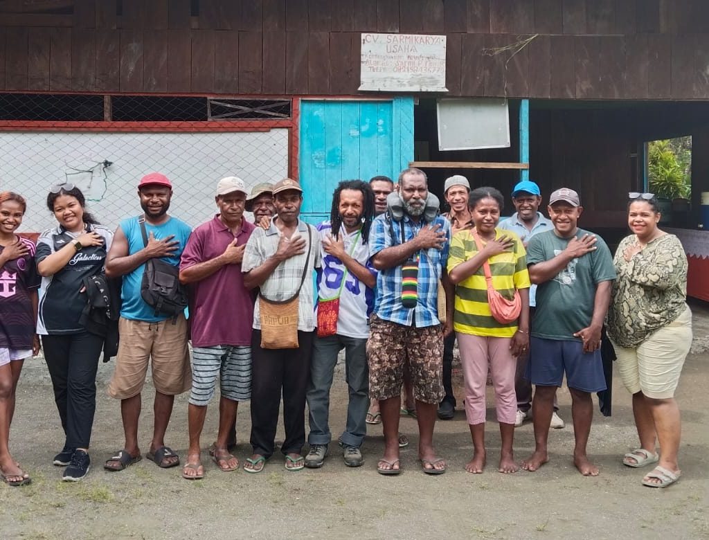 Foto bersama mengakhiri rangkaian kegiatan Sosialisasi
