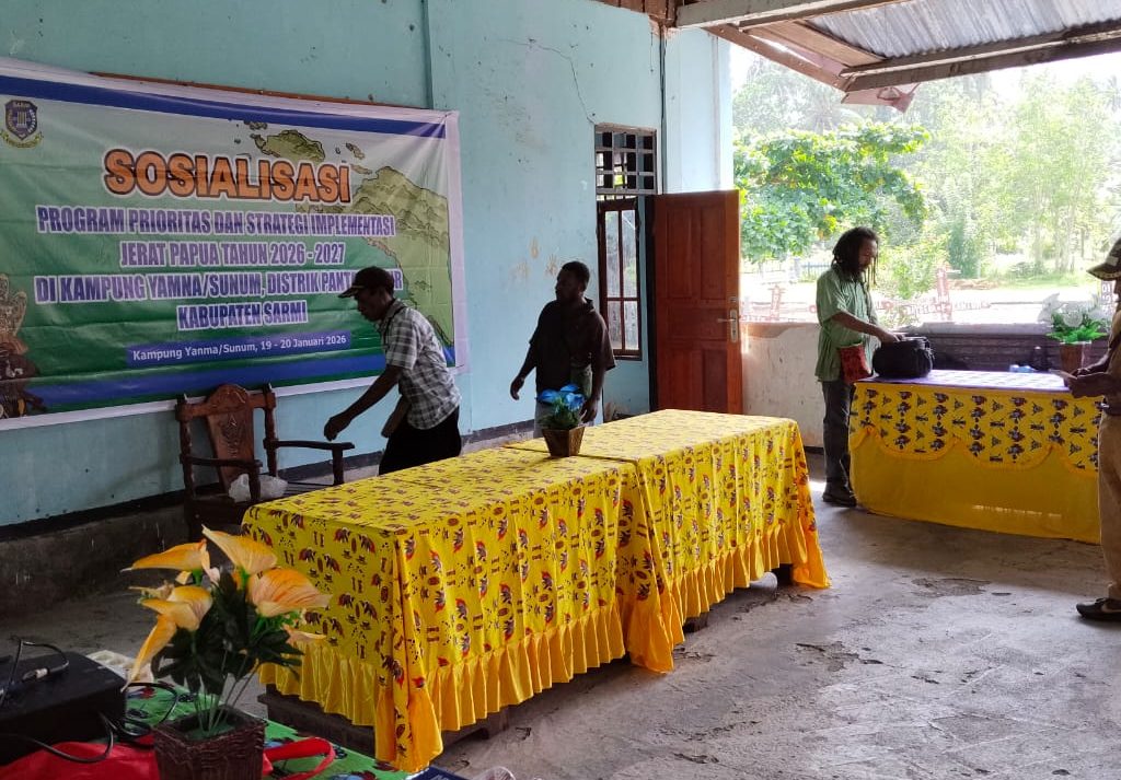Suasana pagi hari di Balai Kampung Sunum sebelum kegiatan dimulai