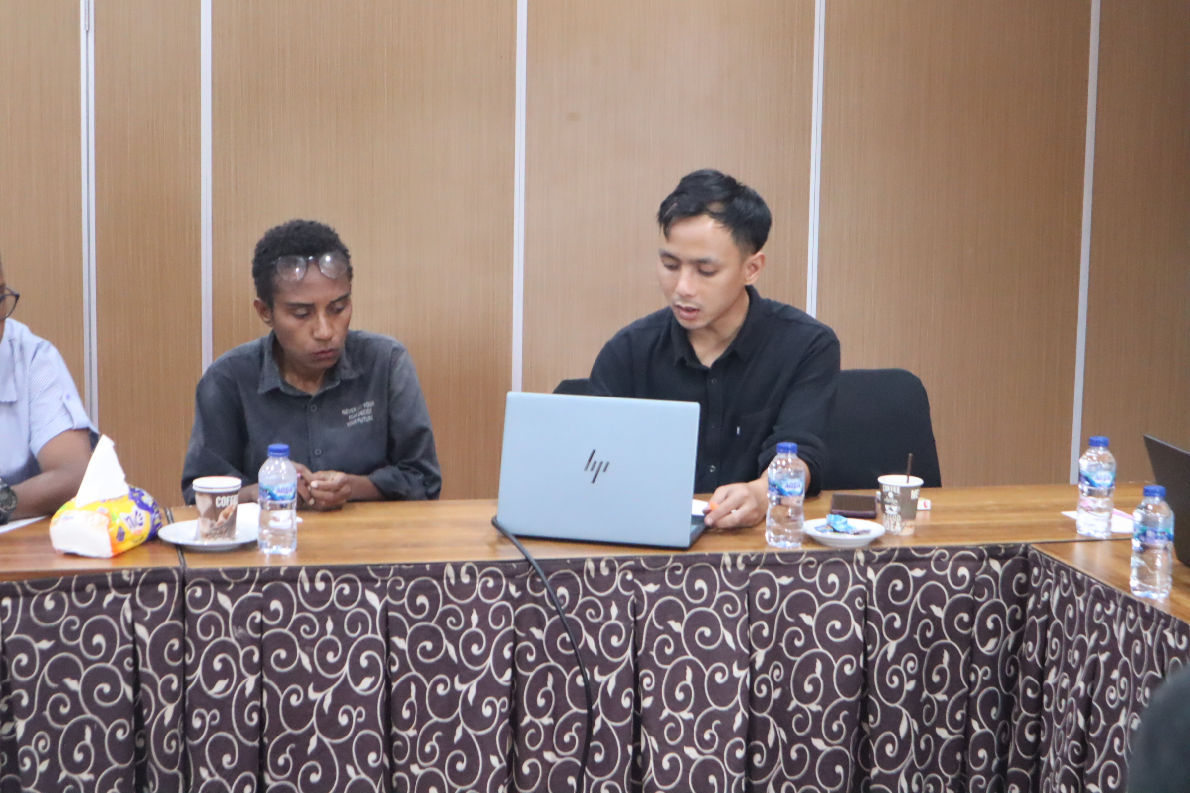 Dalam sesi pembukaan, Fajar Islam selaku koordinator kegiatan menyampaikan sambutan sekaligus membuka rangkaian kegiatan.