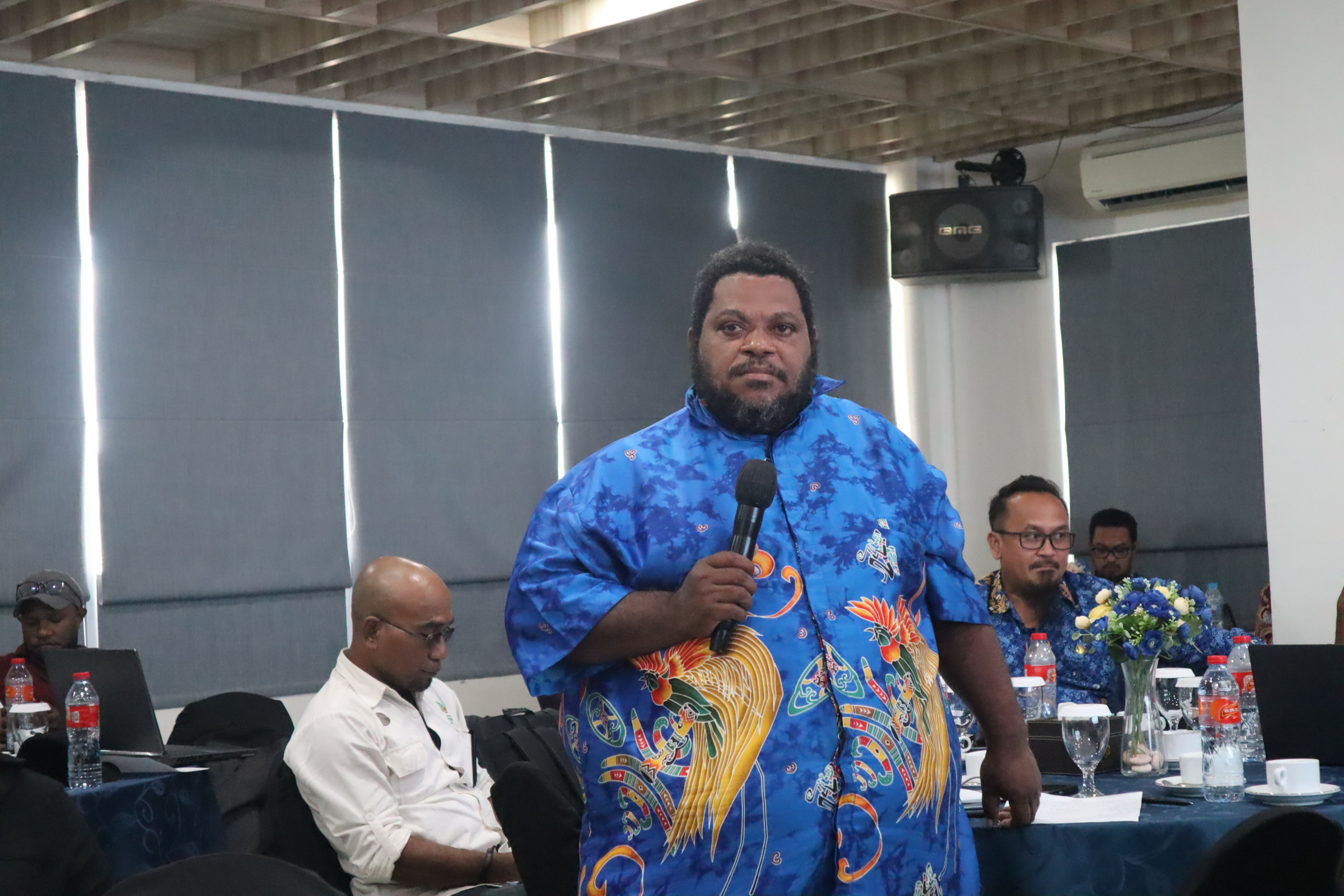 Partisipasi aktif dari para perwakilan Organisasi Perangkat Daerah (OPD) dalam menyampaikan pandangan, masukan, dan rekomendasi terkait penguatan pangan lokal serta mitigasi perubahan iklim di Papua Barat Daya.