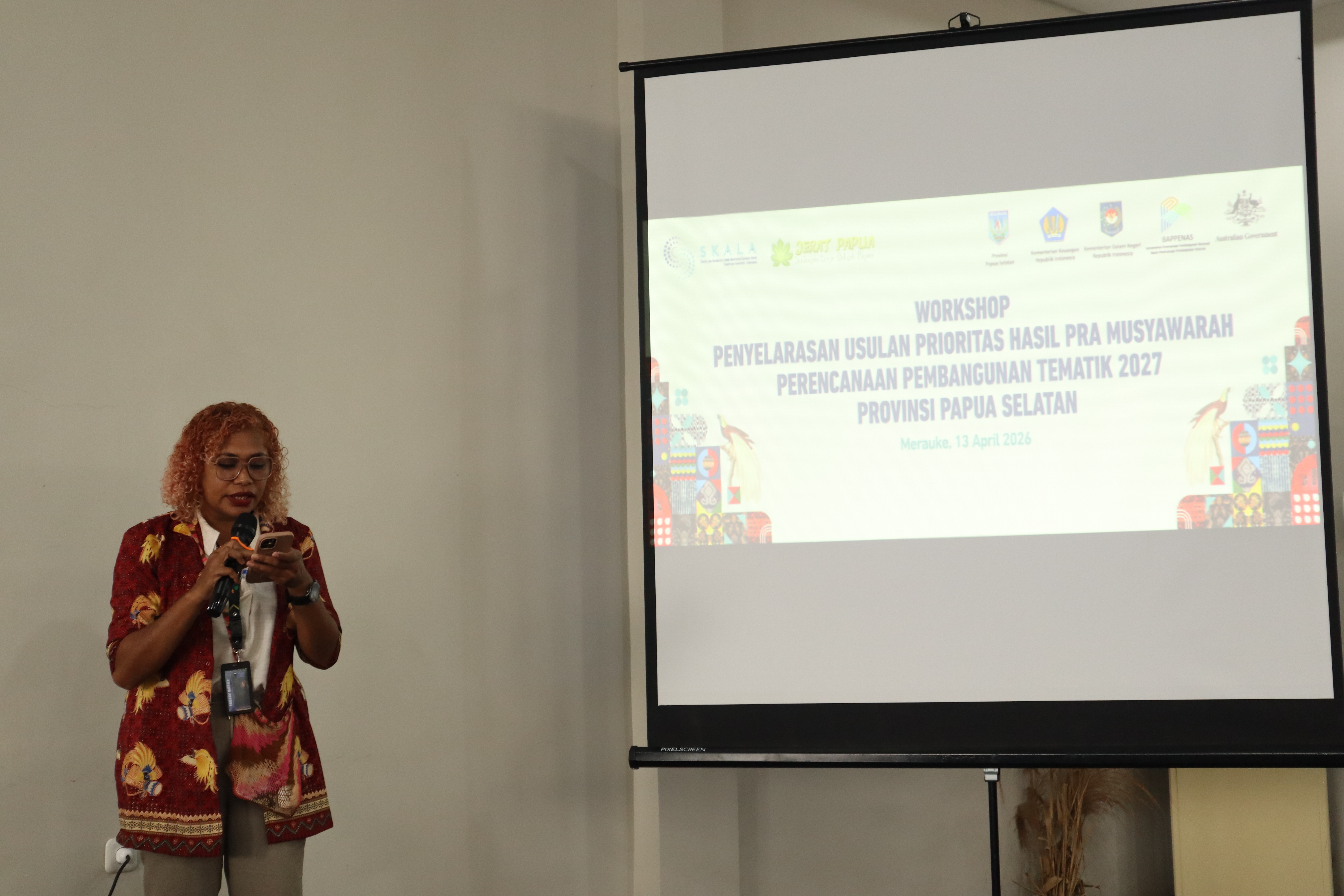 Delegasi Fortembang yang diwakili oleh Kakak Yune Angel Anggelia Rumateray mempresentasikan proses pelaksanaan serta hasil kegiatan Fortembang yang telah dilaksanakan, termasuk berbagai usulan prioritas dari berbagai kelompok sebelumnya yaitu Kelompok Masyarakat Adat dan Orang Asli Papua (OAP), Kelompok Perempuan, Kelompok Anak, Kelompok Disabilitas, serta Kelompok Lanjut Usia (lansia).
