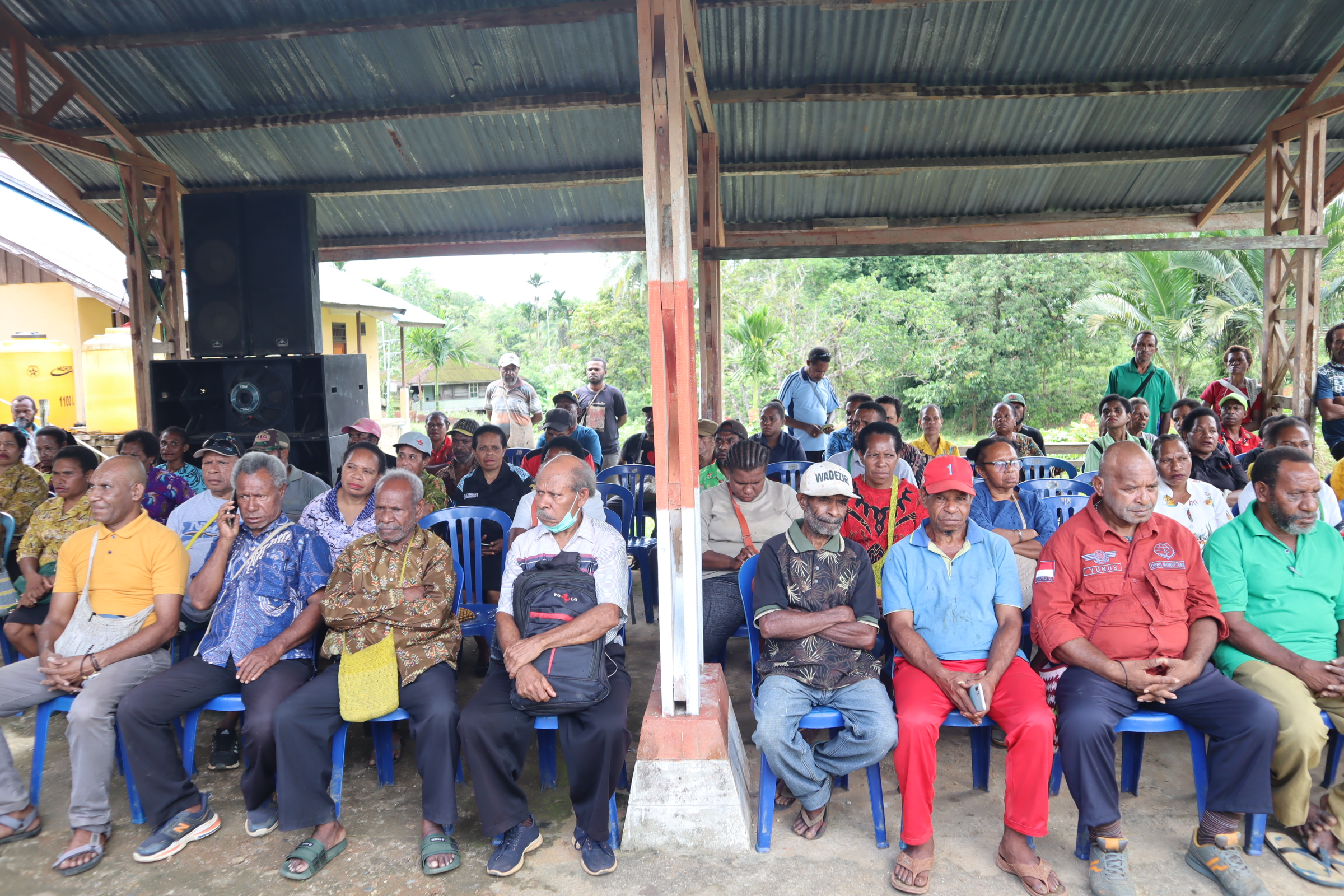 Masyarakat dari 13 kampung di Distrik Mindiptana menghadiri kegiatan Peluncuran Distrik Mindiptana Satu Data SIRIOS di Papua Selatan.