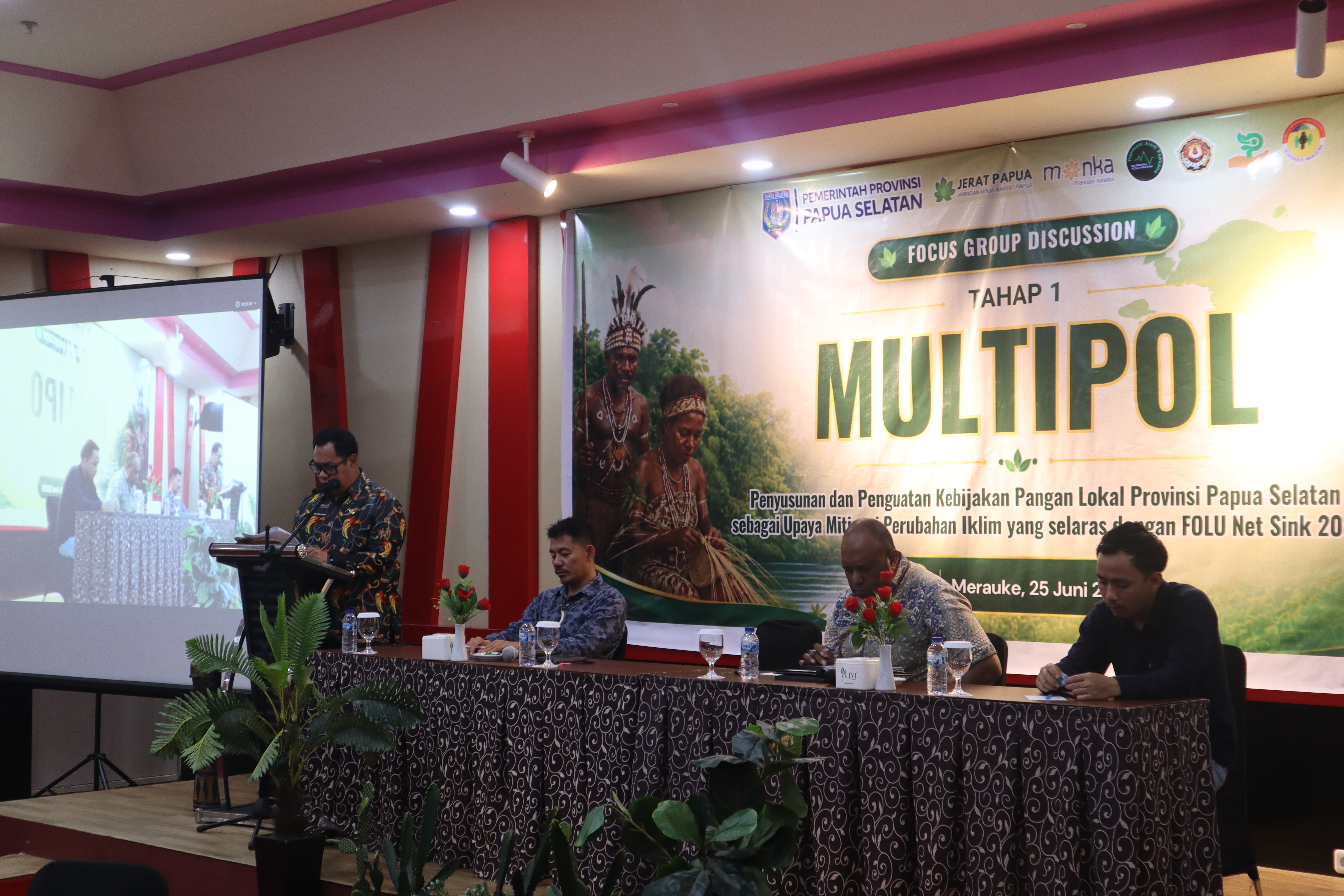 Sambutan Gubernur Provinsi Papua Selatan yang dibacakan oleh Asisten I Setda Provinsi Papua Selatan, Bapak Agustinus Joko Guritno.