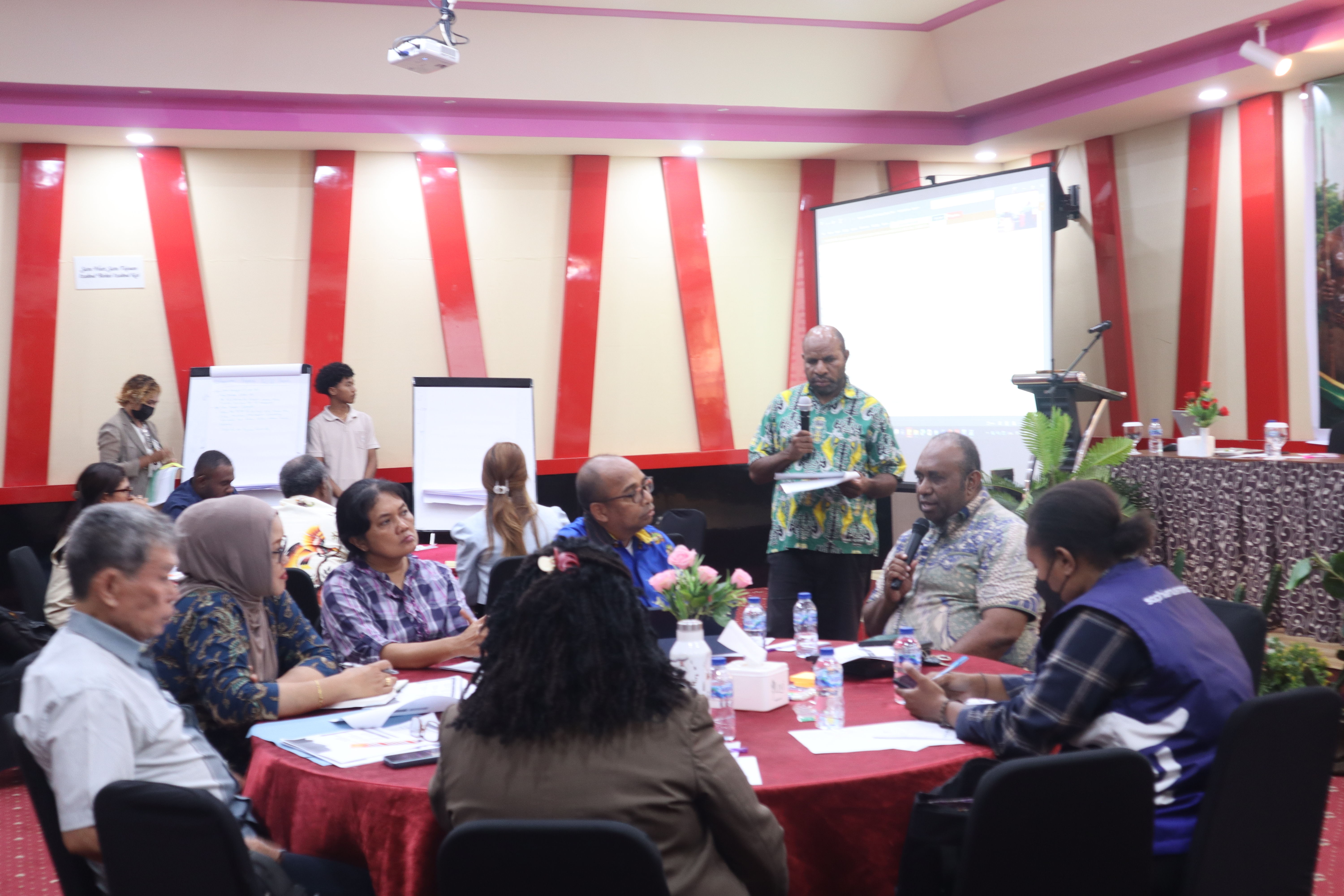 Partisipasi aktif dari peserta dalam menyampaikan pandangan, masukan, dan rekomendasi terkait penguatan pangan lokal serta mitigasi perubahan iklim di Papua Selatan.