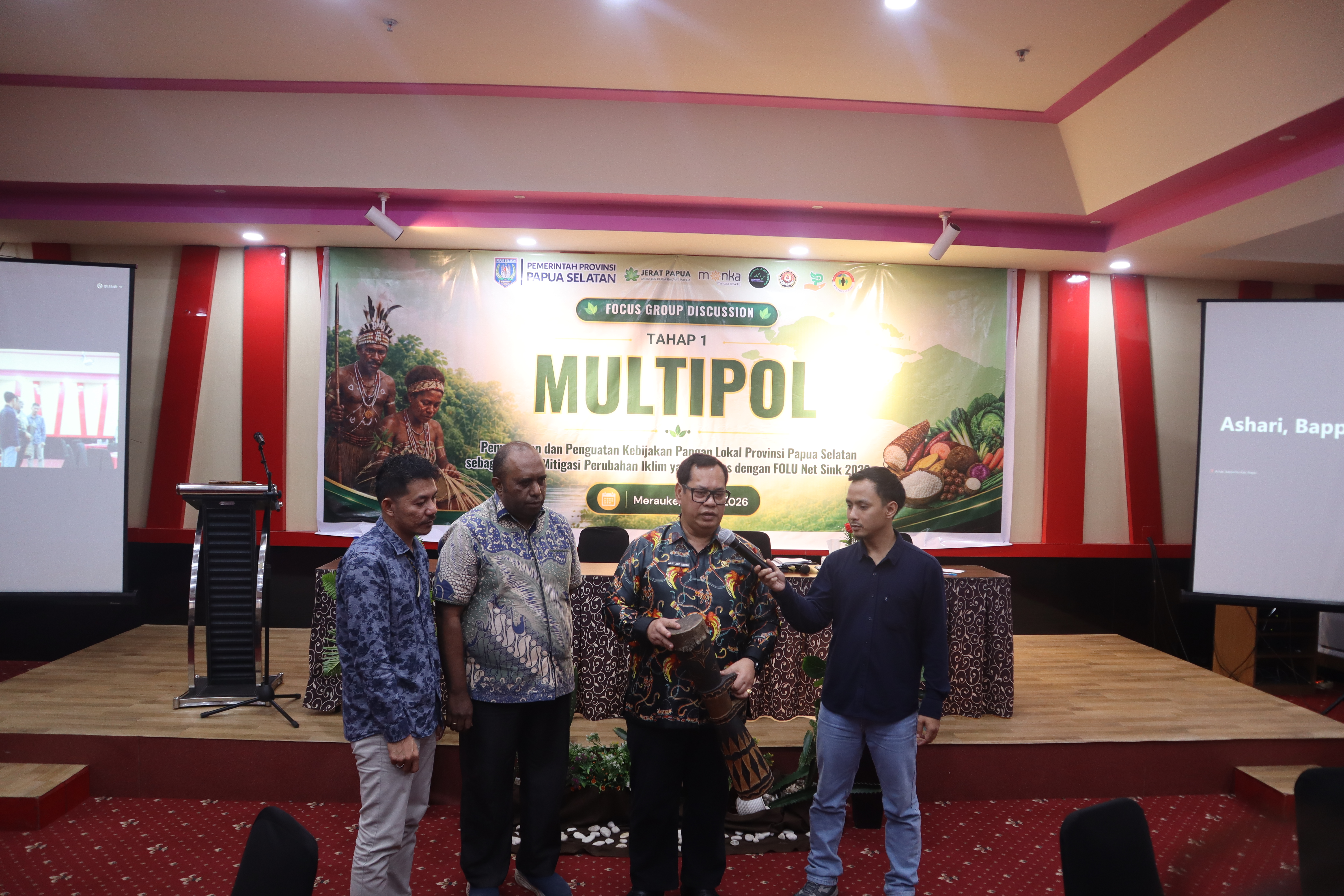 Pembukaan kegiatan ditandai dengan pemukulan tifa oleh Asisten I Setda Provinsi Papua Selatan, Bapak Agustinus Joko Guritno. Prosesi tersebut menjadi simbol kearifan dan keagungan budaya Papua serta menandai dimulainya kegiatan secara resmi.