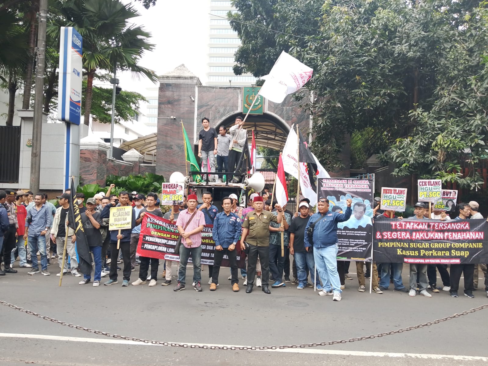 Tantangan untuk Kejagung, Berani Usut SGC atau Tunduk pada Oligarki?