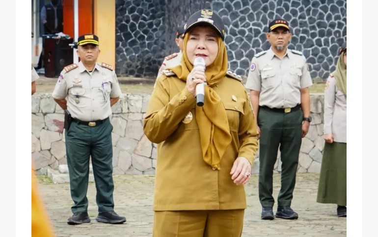 Wali Kota Eva Beri Arahan Pegawai BPBD Bandar Lampung