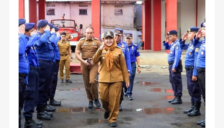 Wali Kota Eva Minta Petugas Damkar Kompak dan Berkinerja Baik