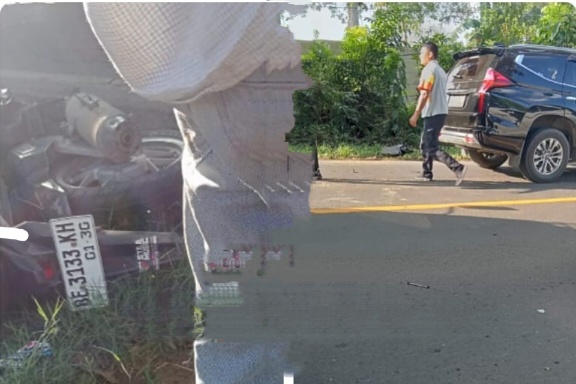 Dua Karyawan Tewas Diseruduk Pajero Kompoi di Jalan Lintas Sumatera Way Pengubuan