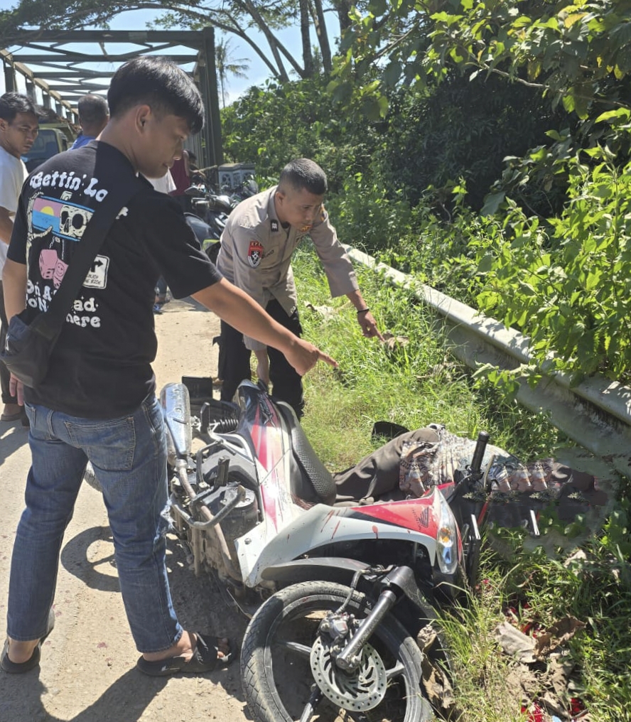 Pemuda Diduga Gangguan Jiwa Tebas Leher Tokoh Adat Pamannya Sendiri di Padang Ratu