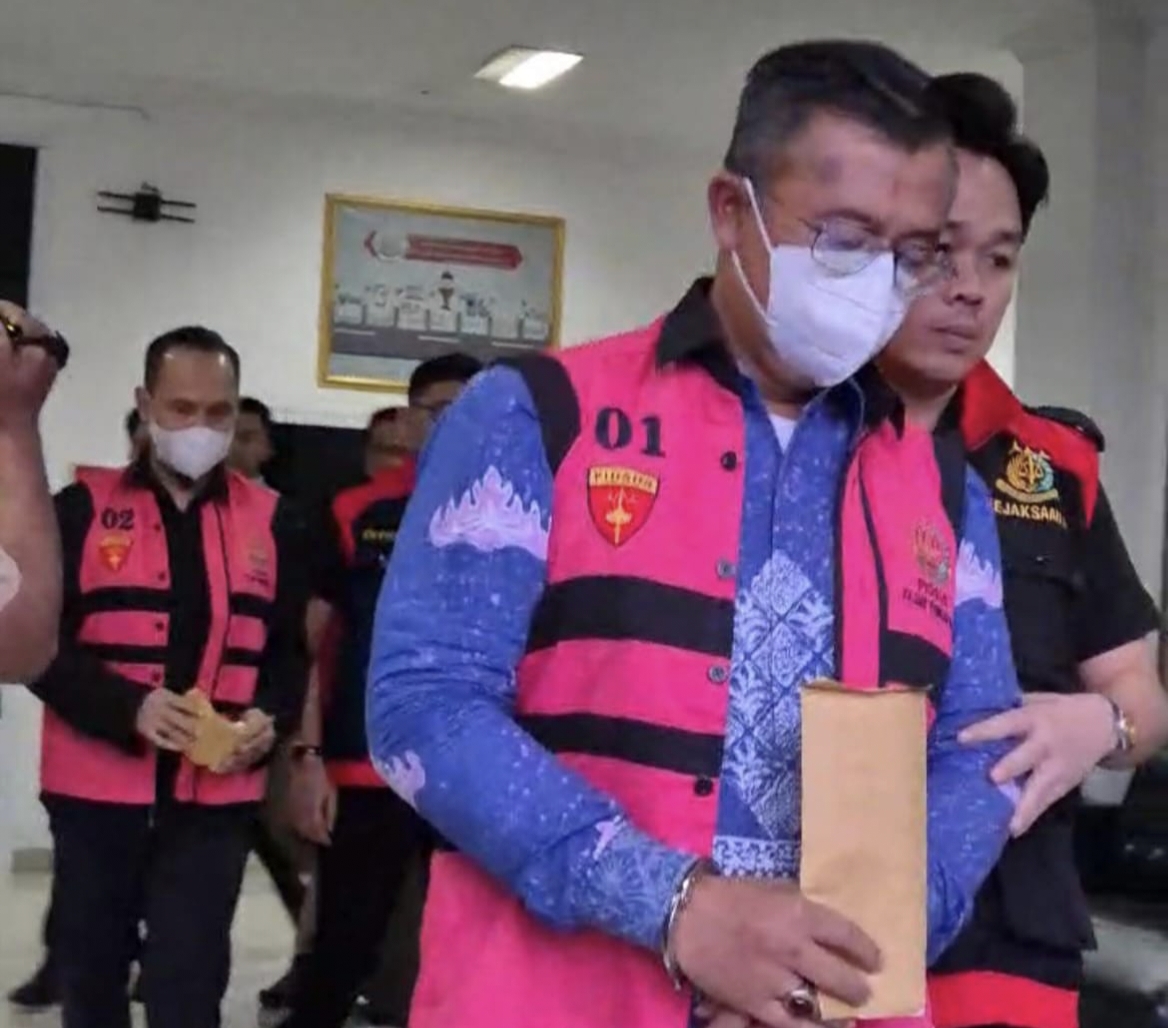 Sekdis PMD Pringsewu Tri Haryono dan Ketua LPPAN Provinsi Lampung di Tahan Dirutan Way Hui