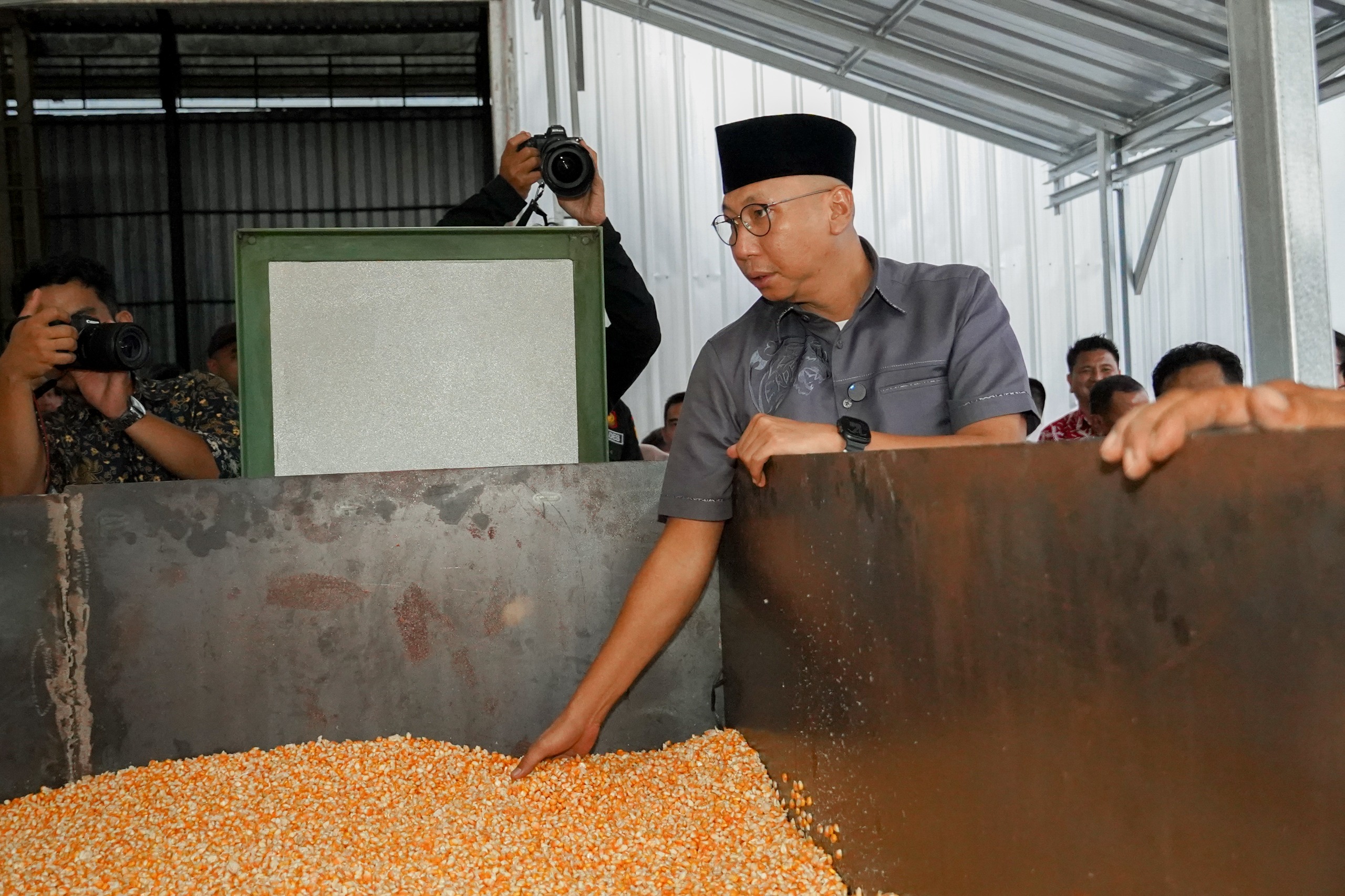 Langkah Nyata Tingkatkan Daya Saing Petani, Pemprov Lampung Salurkan Bantuan Pengering