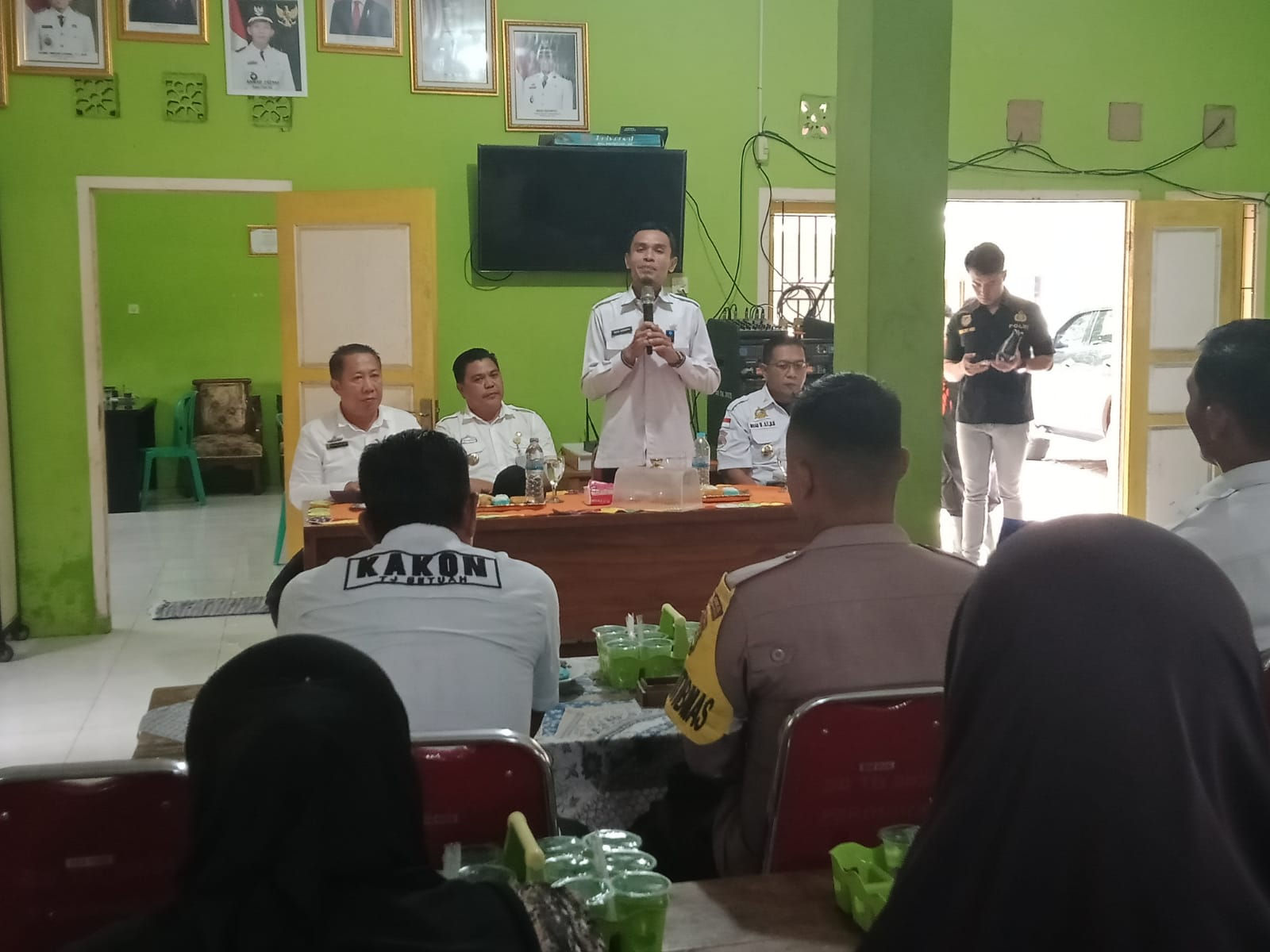 Wabup Tanggamus Tinjau dan Salurkan Bantuan untuk Korban Banjir dan Longsor di Cukuh Balak