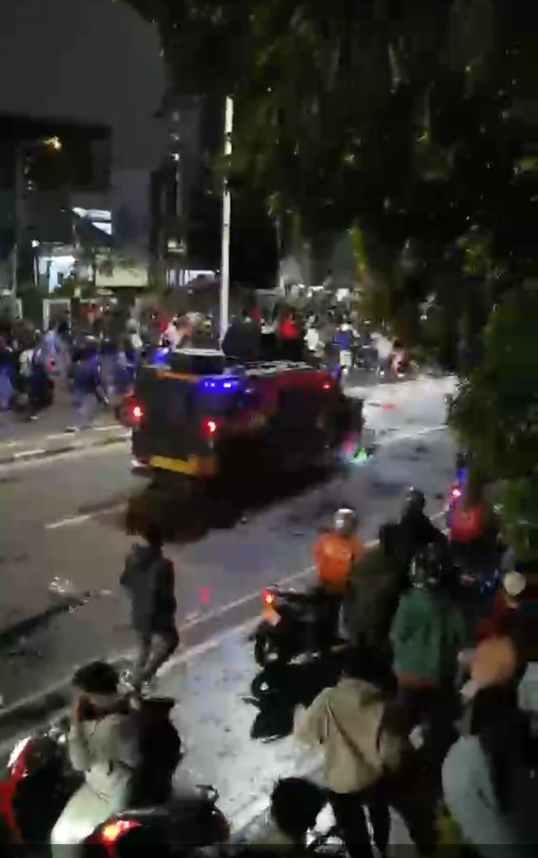 Kericuhan Demo DPR, Rantis Brimob Lindas Peserta Aksi di Pejompongan