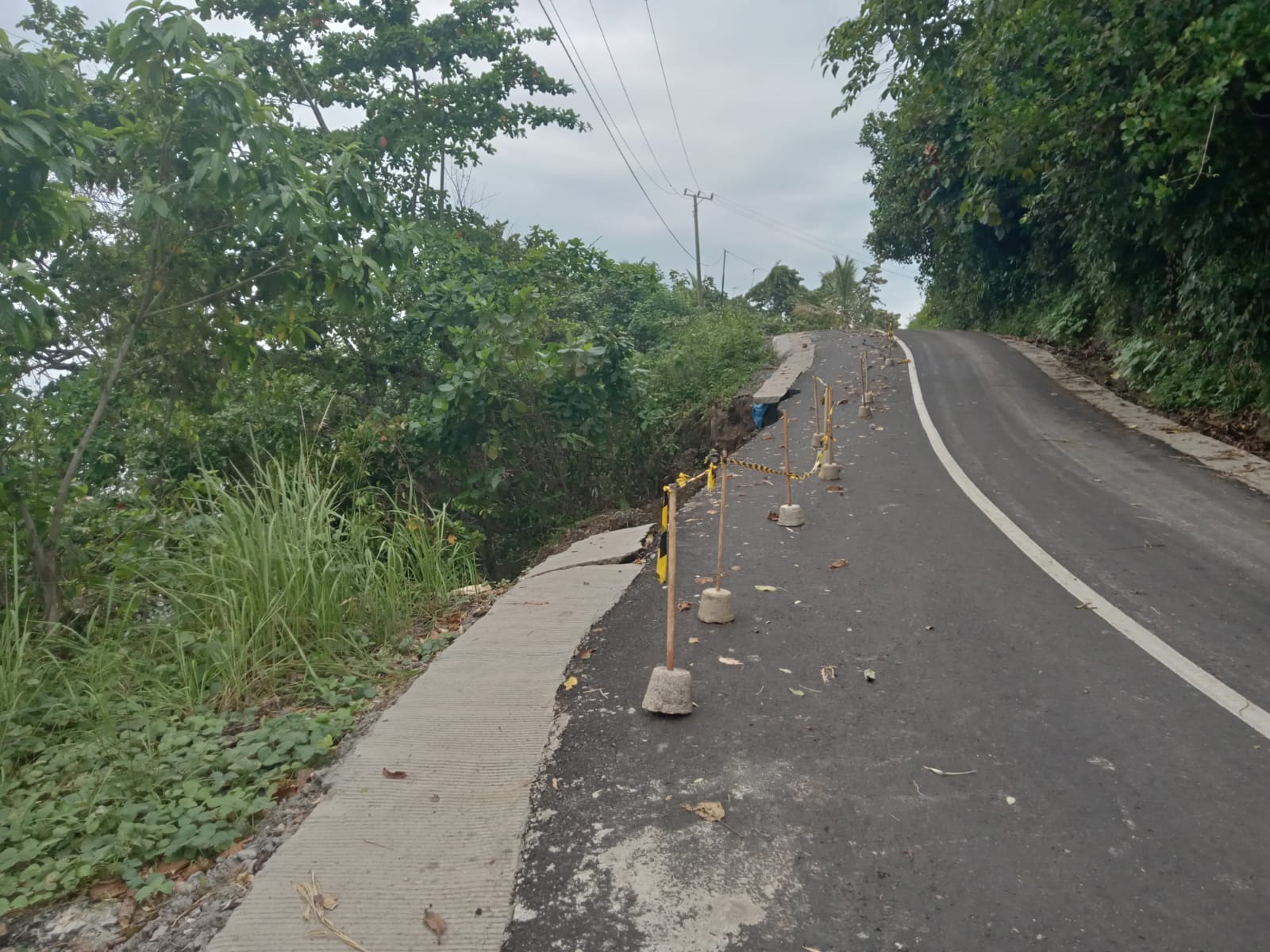 Jalan Proyek Miliaran di Tanggamus Longsor Sebulan Setelah PHO, Warga Geram!