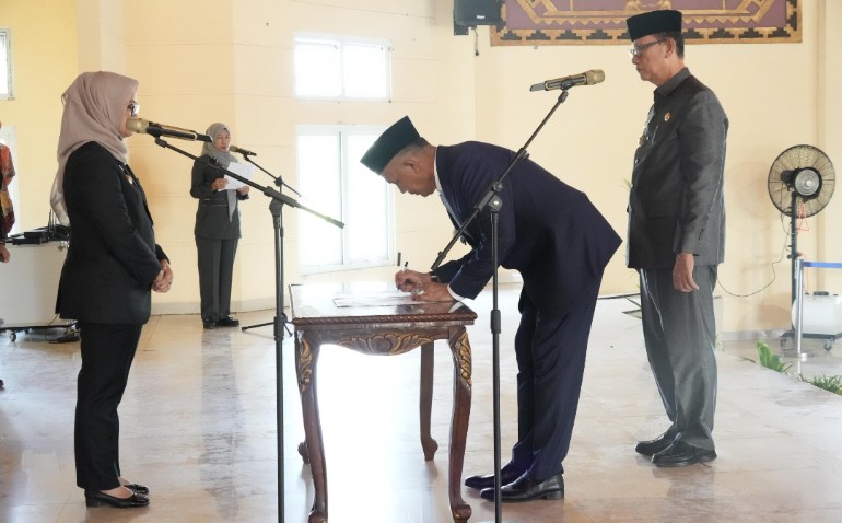 Rustam Efendi Resmi Duduki Kursi Panas Sekda Lampung Timur