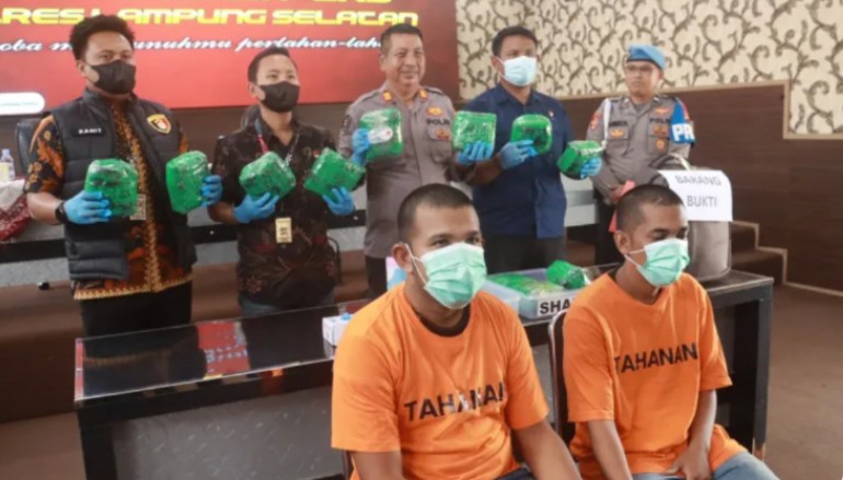 Berkat Kernet Bus PM, Dua Warga Aceh Gagal Antar Pesanan Sabu 11,8 Kg ke Jakarta Tertangkap di Lampung