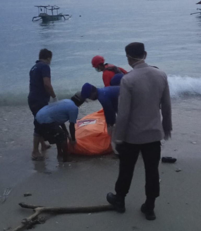 Warga Tarahan Heboh, Mayat Misterius Terdampar di Pantai