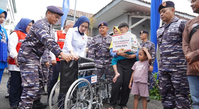 HUT ke-80 TNI AL dan PMI Diisi Donor Darah Hingga Bazar UMKM