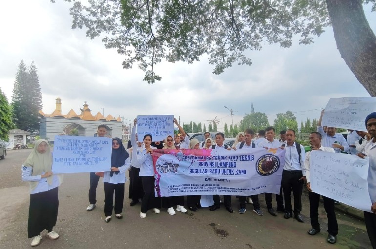 Merasa Dianaktirikan, Puluhan Tenaga Honorer di Lampung Tuntut Keadilan