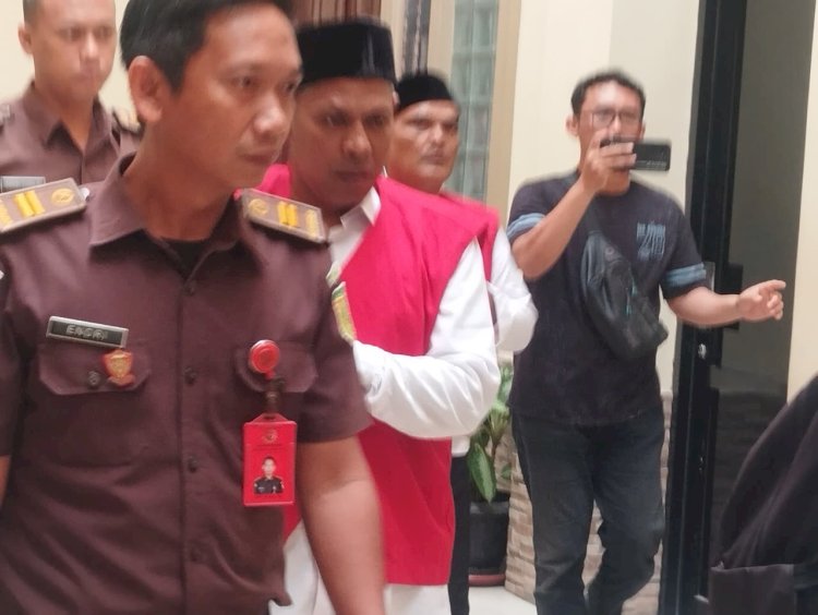 Bawa Sabu Kemasan Teh China Merek Guanyinwang 15 kilogram Husni Mubarok Disidang Dua Temannya Almarhum