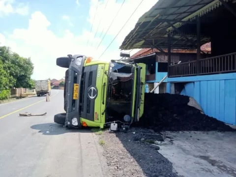 Angkutan Truk Batu Bara Rugikan Lampung Mirza Minta Pusat Hentikan Aktvitas Ekspor Lewat Pelabuhan Panjang