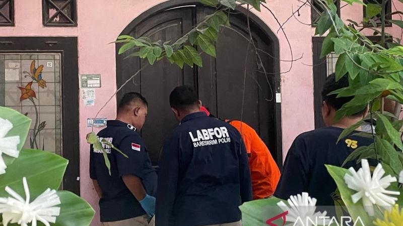 Sachroni dan Anak Menantu dan Dua Cucunya Bayi dan Bocah Tujuh Tahun Tewas Dibantai, Jasad Dikubur Dalam Satu Liang