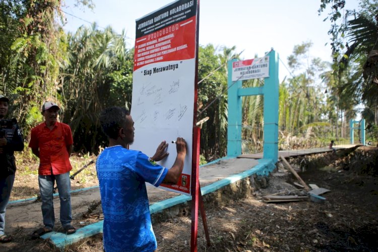 Tim Relawan Arahan Mirza Rampungkan Perbaikan Jembatan Gantung Vital Pematang Sawa Tanggamus