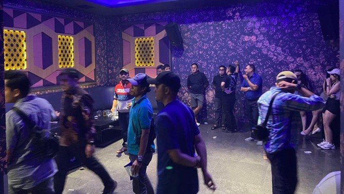 BNN Gerebek Astronom Karaoke Hotel Grand Mercure Amankan Pengurus HIPNI Lampung Pesta Narkoba Bersama LC Ada Oknum Pejabat? 