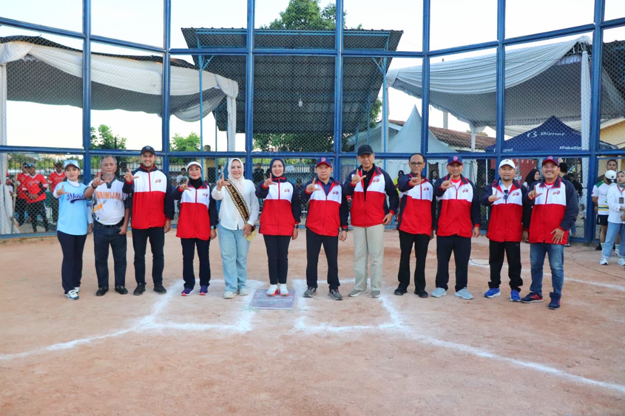 12 Tim Meriahkan Gubernur Slowpitch Tournament 2025