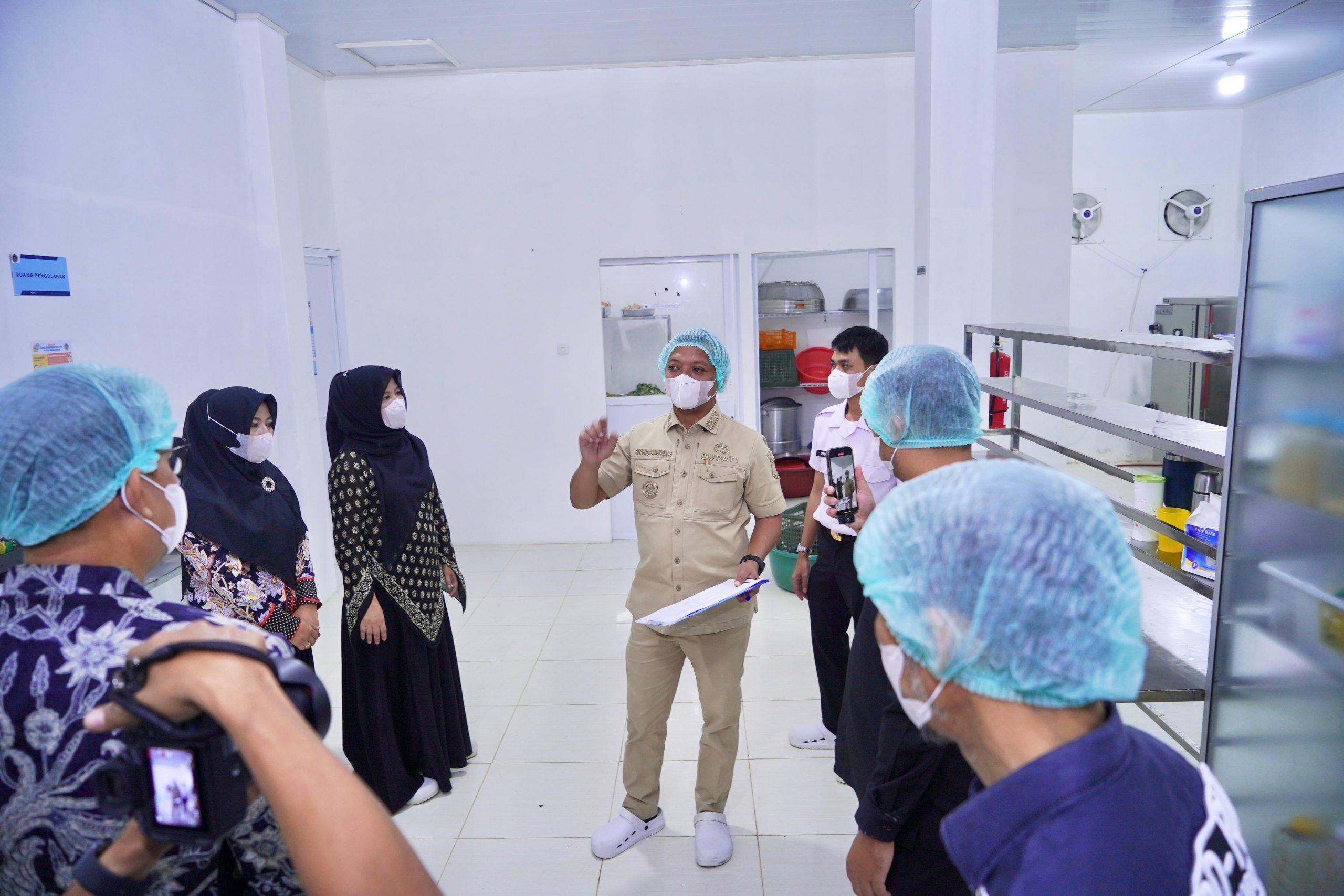 Pastikan Program MBG Penuhi Standar, Pemkab Pringsewu Kunjungi Dapur SPPG