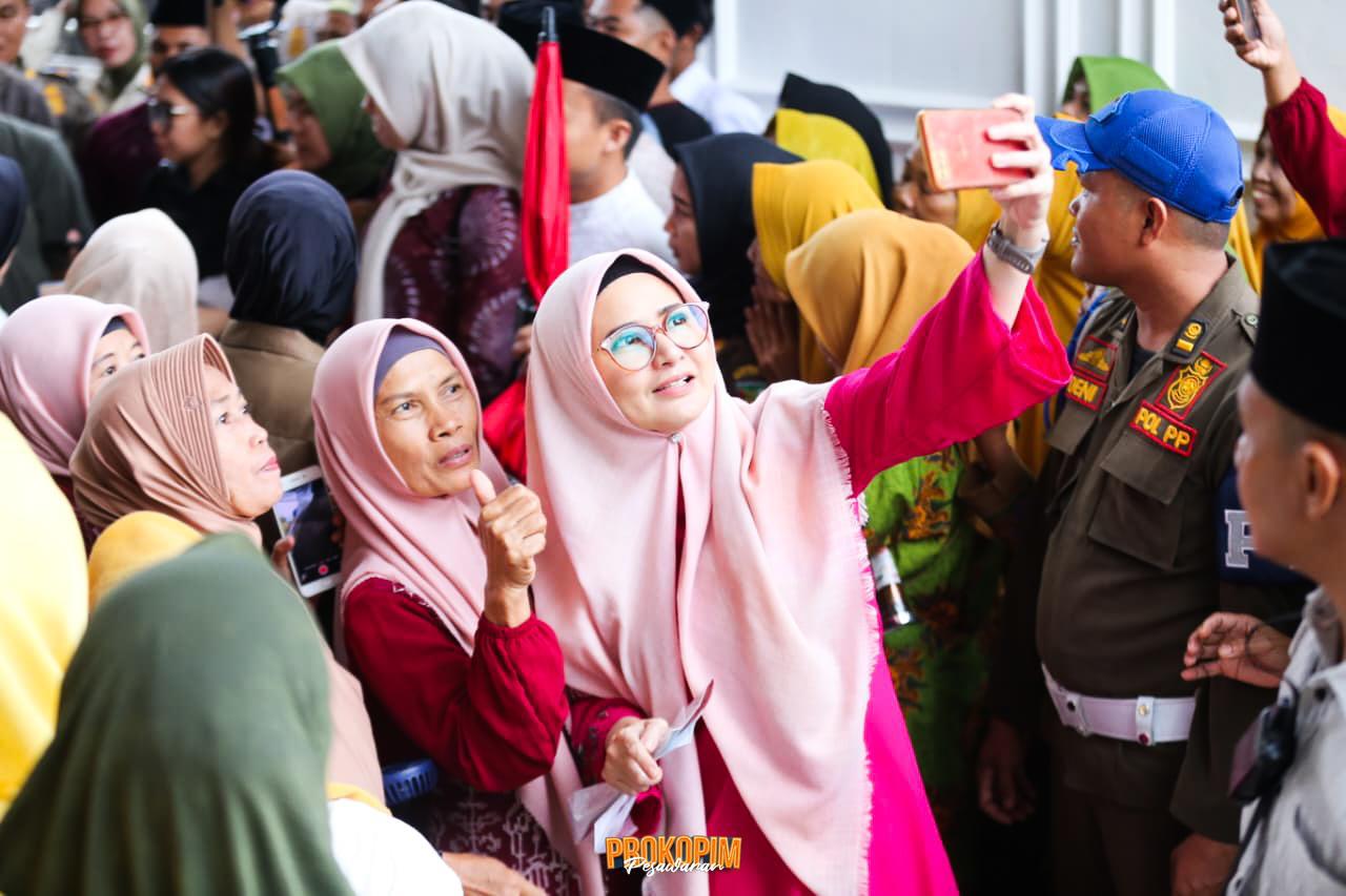 Bupati Nanda Ajak Masyarakat Pesawaran Perkuat Iman Lewat Istighosah dan Pengajian Akbar