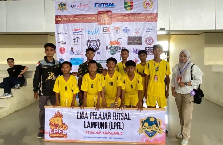 Dua Pelajar SMP Al Qolam Raih Penghargaan di Liga Pelajar Futsal Lampung 2025